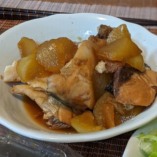 ぶりの旨味たっぷり♡冬の定番家庭料理♪ぶり大根